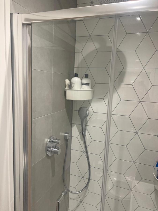 London Heathrow Airport Apartment Voyager House Terminal 12345 - Ev Electric And Parking Available Hillingdon Bagian luar foto