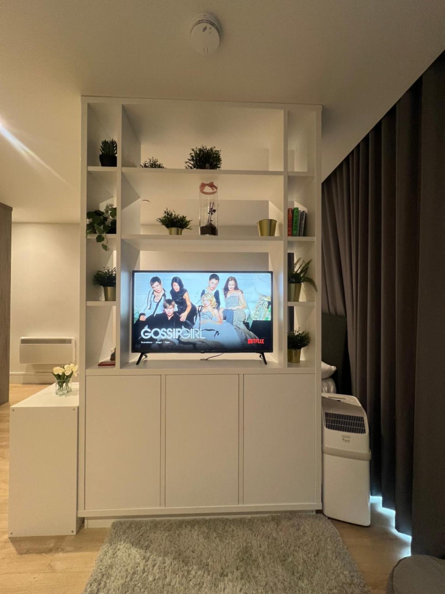 London Heathrow Airport Apartment Voyager House Terminal 12345 - Ev Electric And Parking Available Hillingdon Bagian luar foto